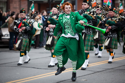 maschera del leprecauno al St Patrick Day di Chicago